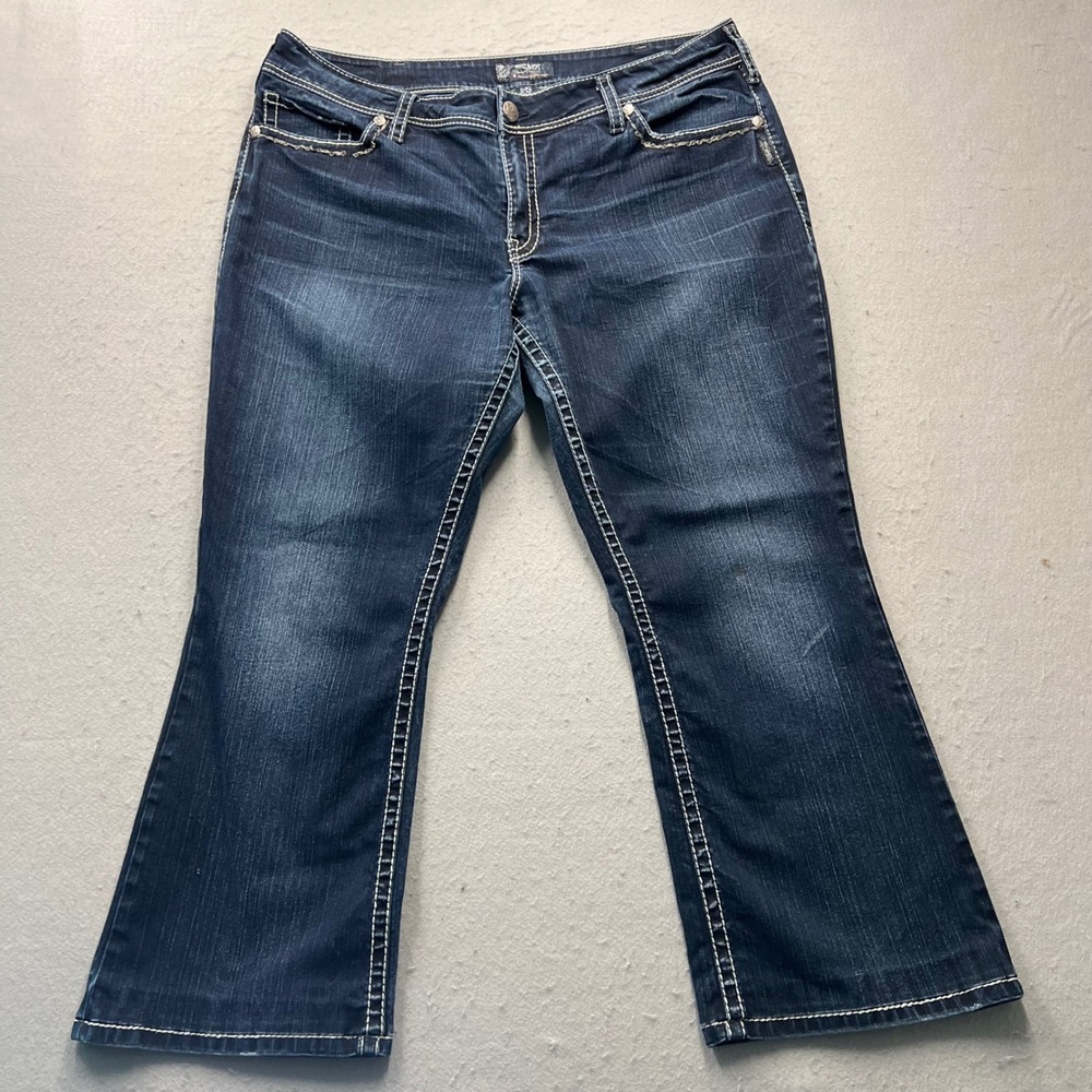 Silver Jeans Co Elyse Curvy Bootcut Dark Wash Thick Stitch Rhinestone Jean 32x28